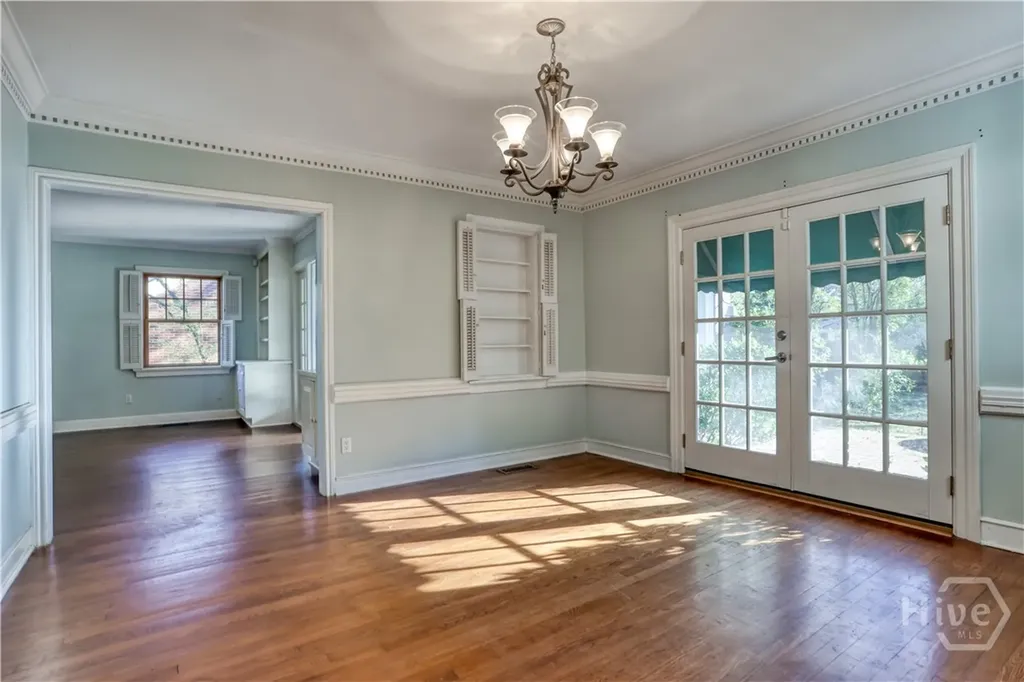 23 E 65th Street Savannah GA 31405