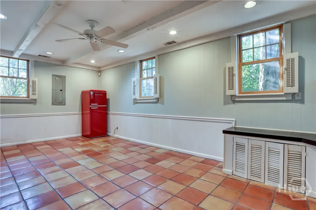 23 E 65th Street Savannah GA 31405