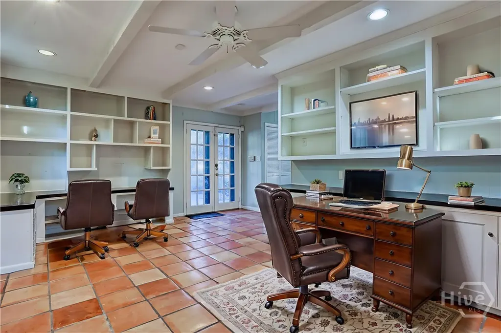 23 E 65th Street Savannah GA 31405