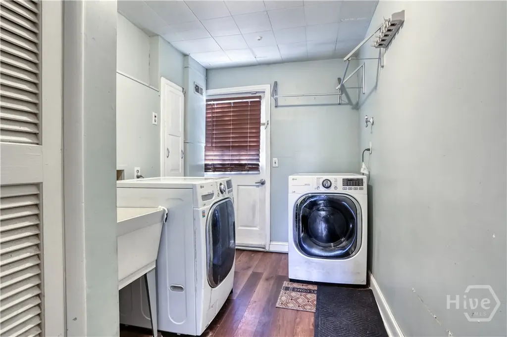 23 E 65th Street Savannah GA 31405