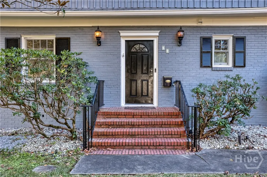 23 E 65th Street Savannah GA 31405