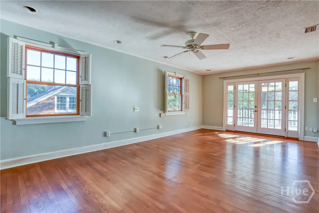 23 E 65th Street Savannah GA 31405