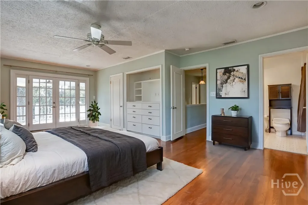 23 E 65th Street Savannah GA 31405