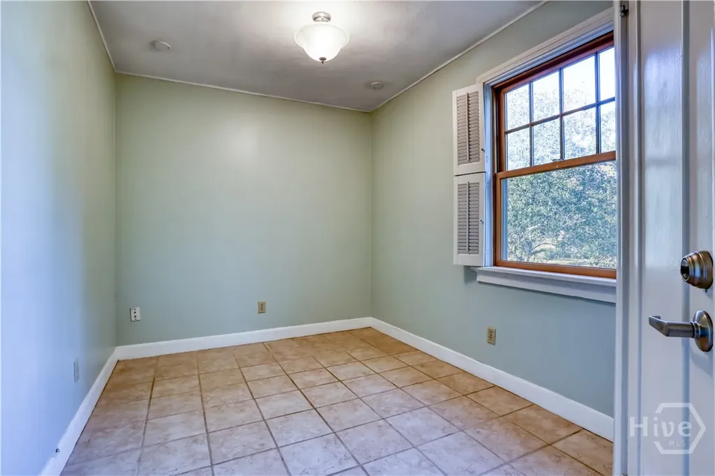 23 E 65th Street Savannah GA 31405