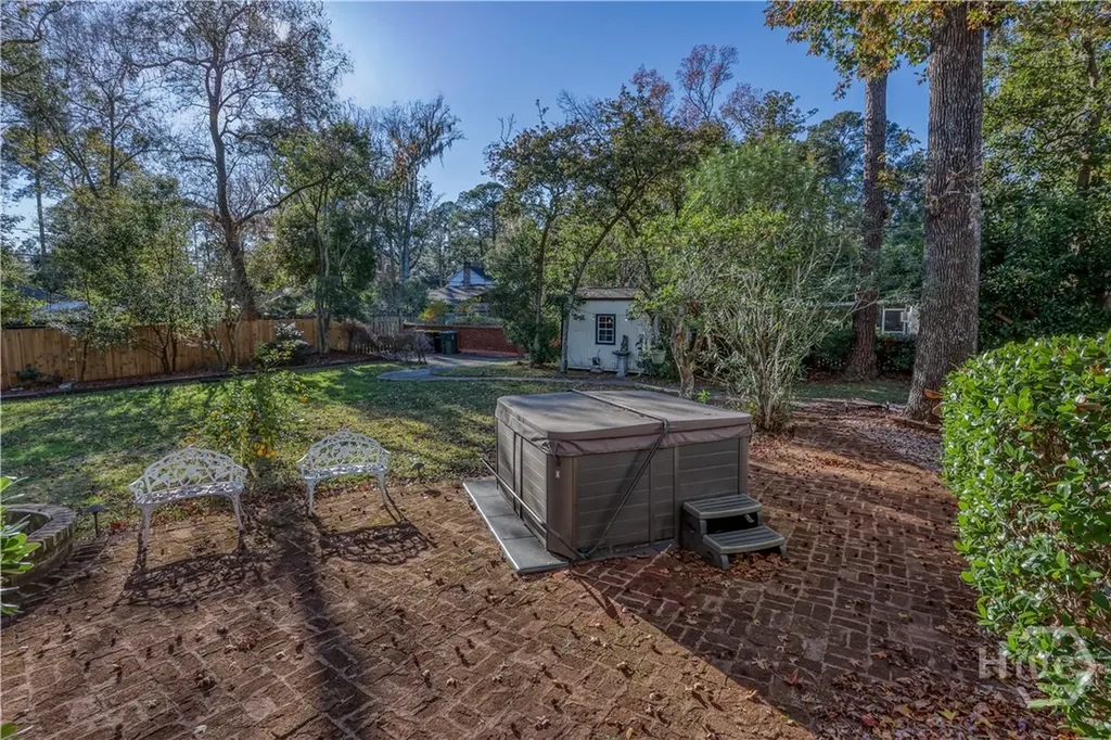 23 E 65th Street Savannah GA 31405