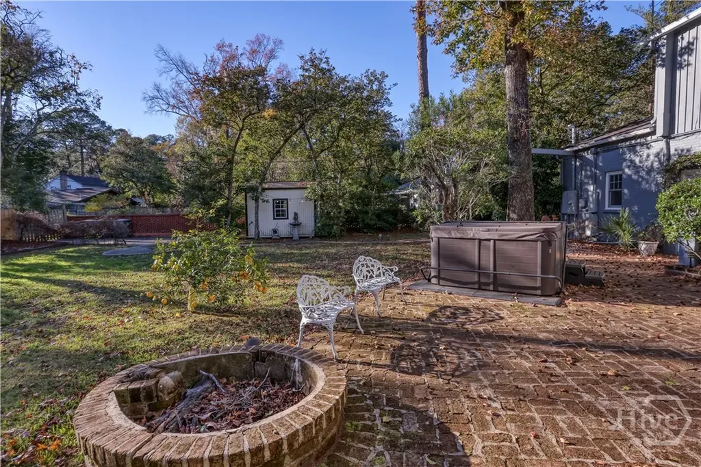 23 E 65th Street Savannah GA 31405