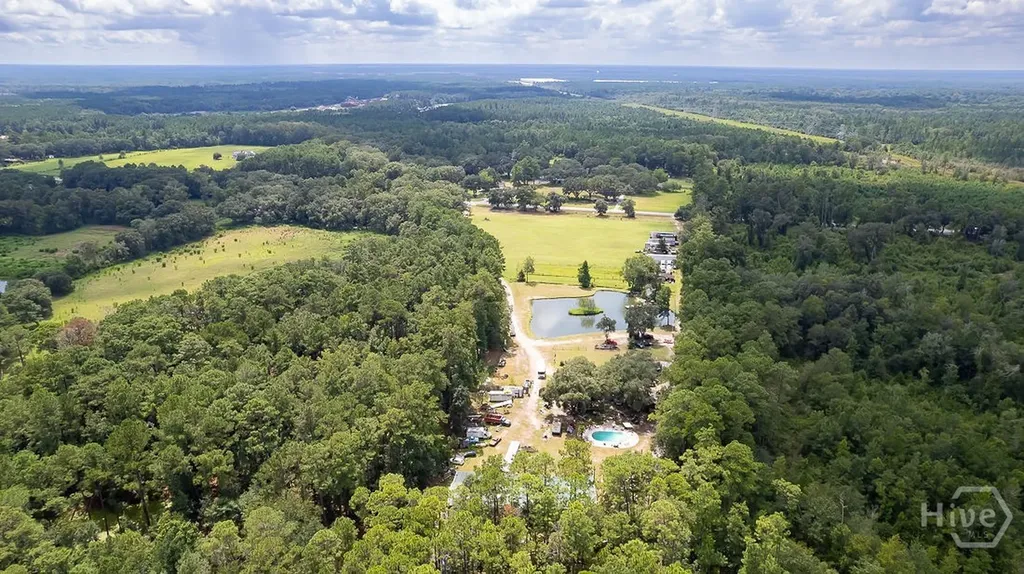 2301 Us Highway 80 Bloomingdale GA 31302