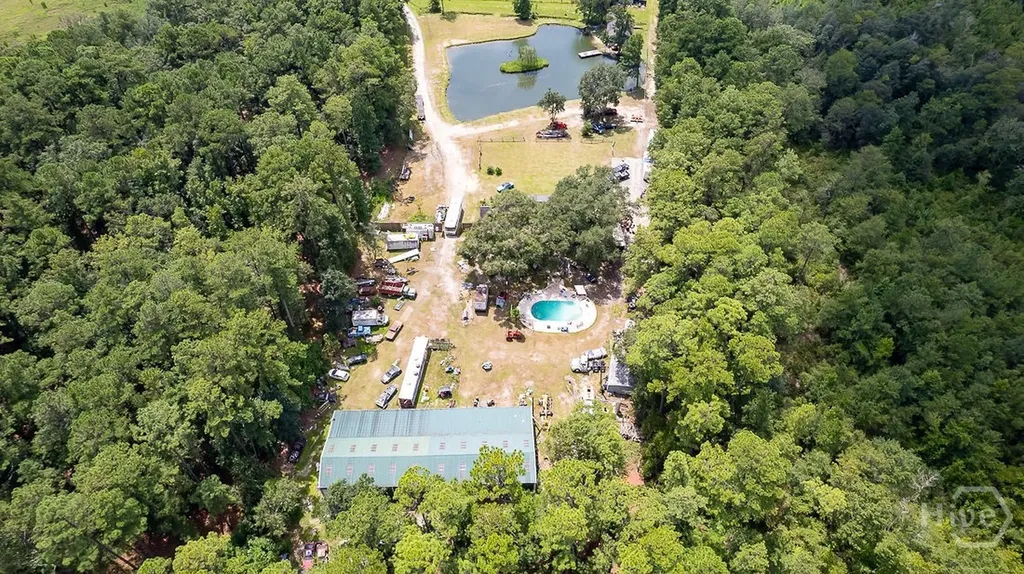 2301 Us Highway 80 Bloomingdale GA 31302