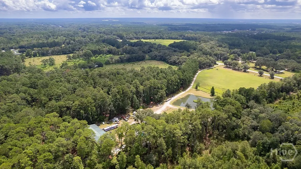 2301 Us Highway 80 Bloomingdale GA 31302