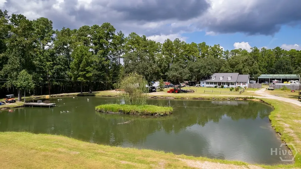 2301 Us Highway 80 Bloomingdale GA 31302