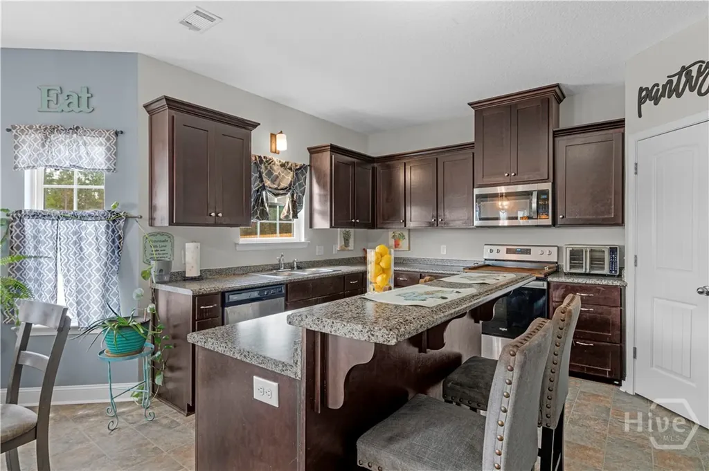223 Rutledge Drive Hinesville GA 31313