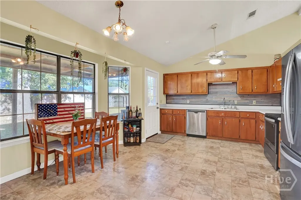 181 Kyle Lane Hinesville GA 31313