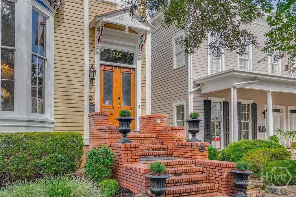 222 E Gwinnett Street Savannah GA 31401