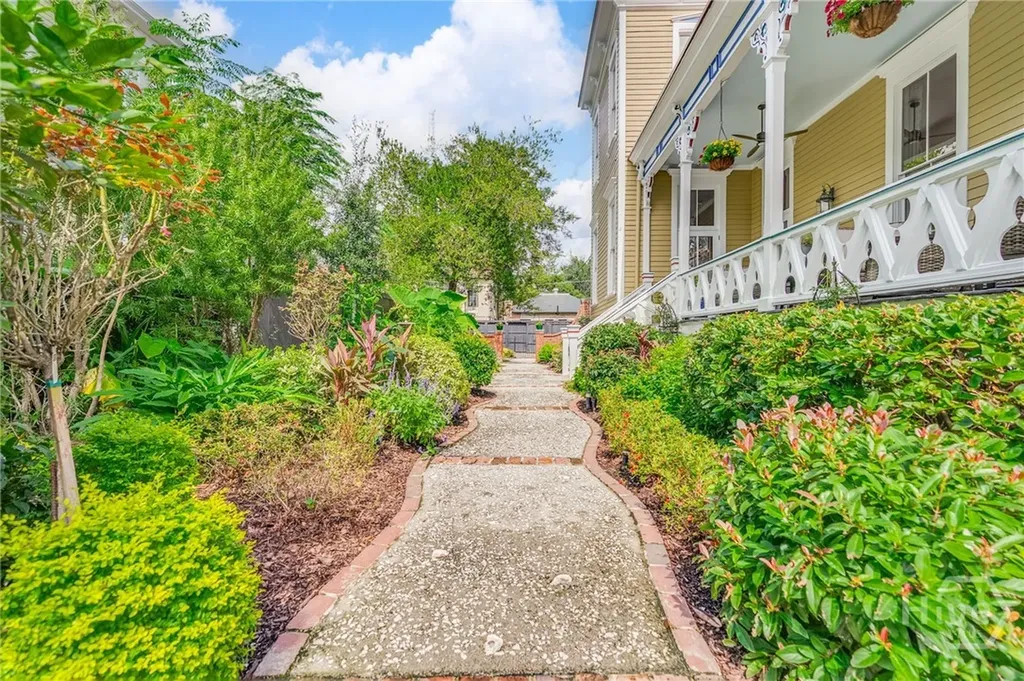 222 E Gwinnett Street Savannah GA 31401
