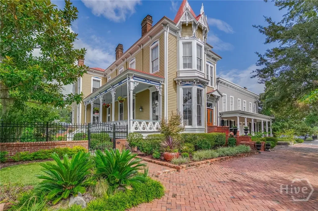 222 E Gwinnett Street Savannah GA 31401