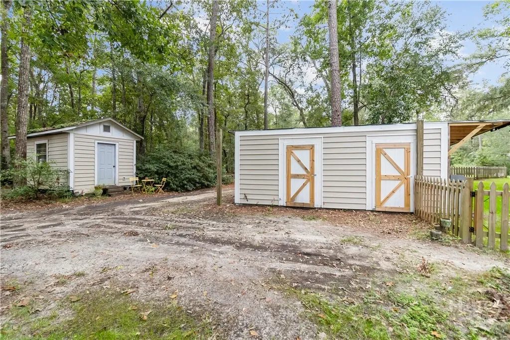 437 Kings Road Midway GA 31320