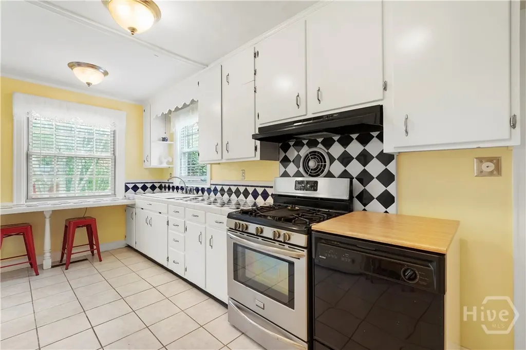 622 E 60th Street Savannah GA 31405