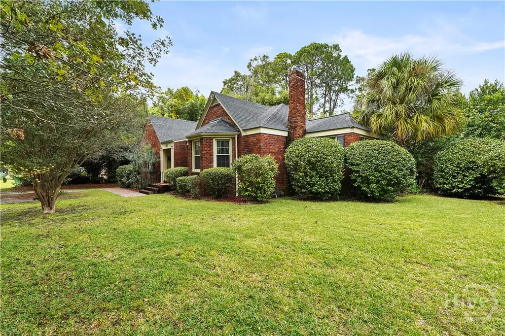 622 E 60th Street Savannah GA 31405