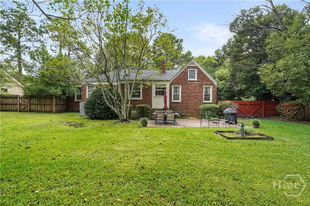 622 E 60th Street Savannah GA 31405