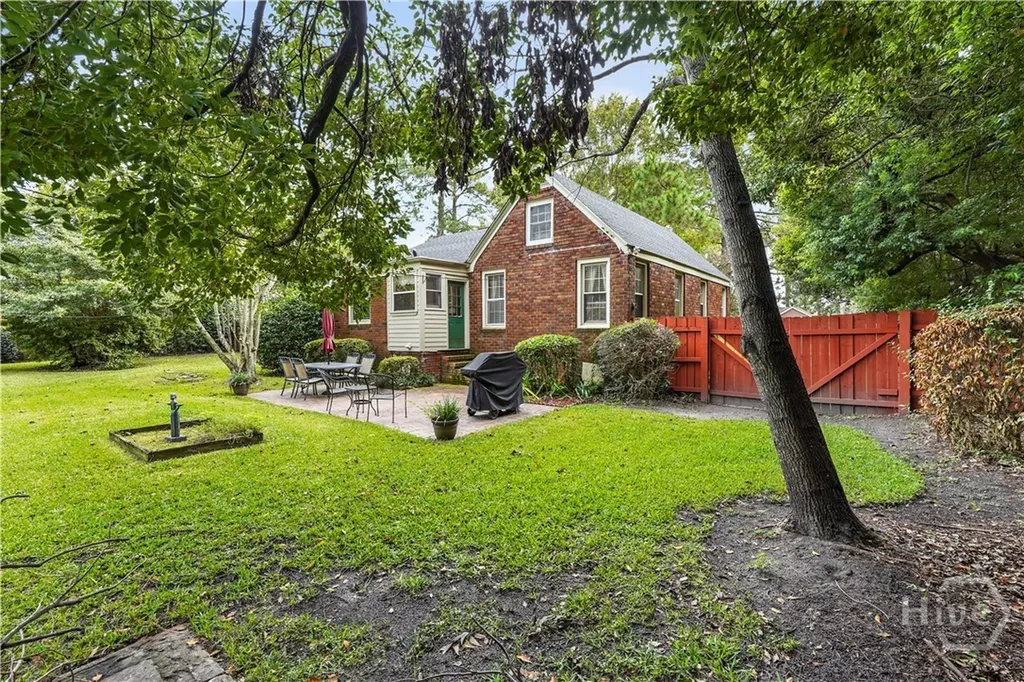 622 E 60th Street Savannah GA 31405