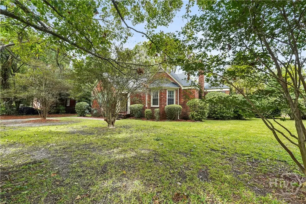 622 E 60th Street Savannah GA 31405