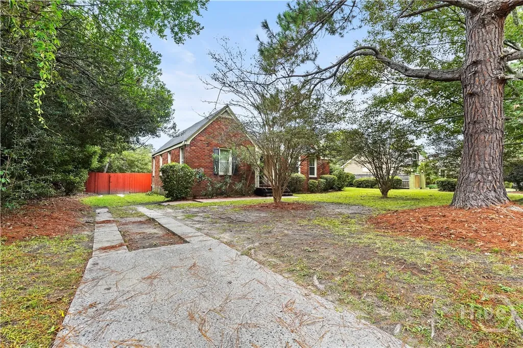 622 E 60th Street Savannah GA 31405