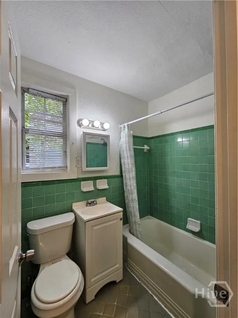 1134 E 53rd Street Savannah GA 31404