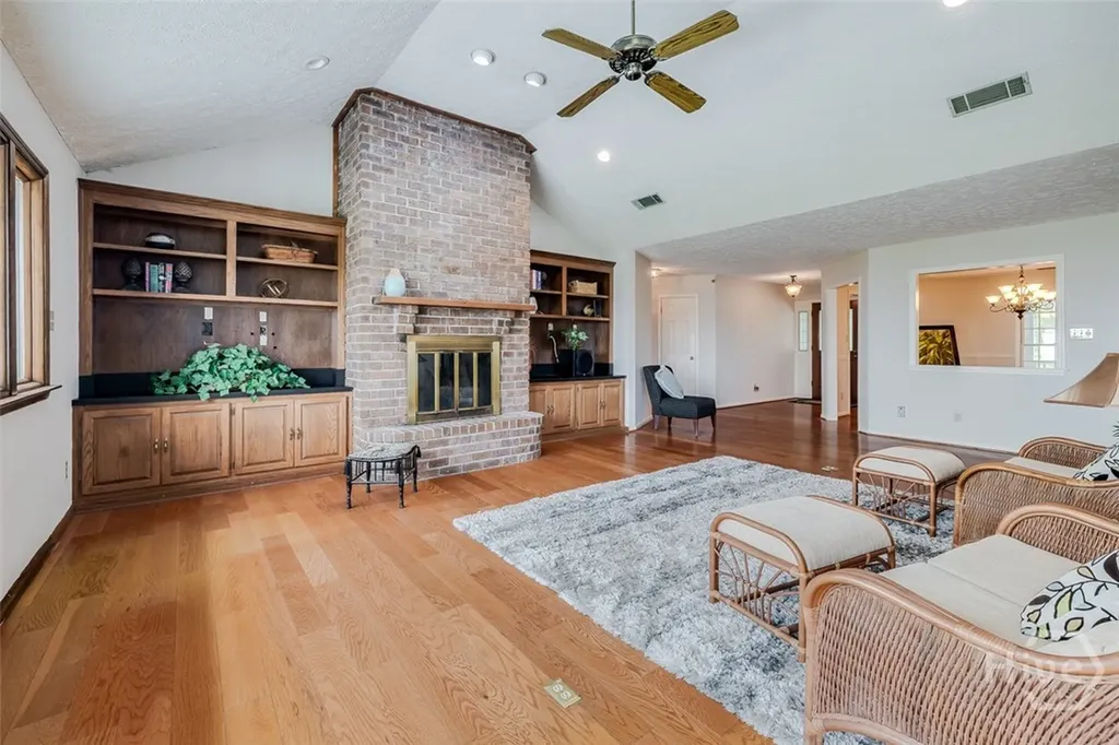 126 Shore Road Savannah GA 31419