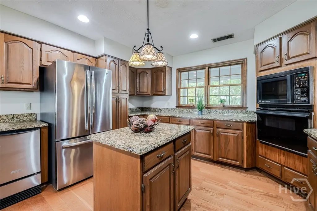 126 Shore Road Savannah GA 31419