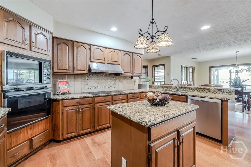 126 Shore Road Savannah GA 31419