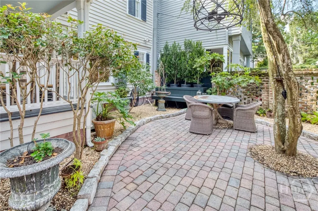 214 E Liberty Street Savannah GA 31401