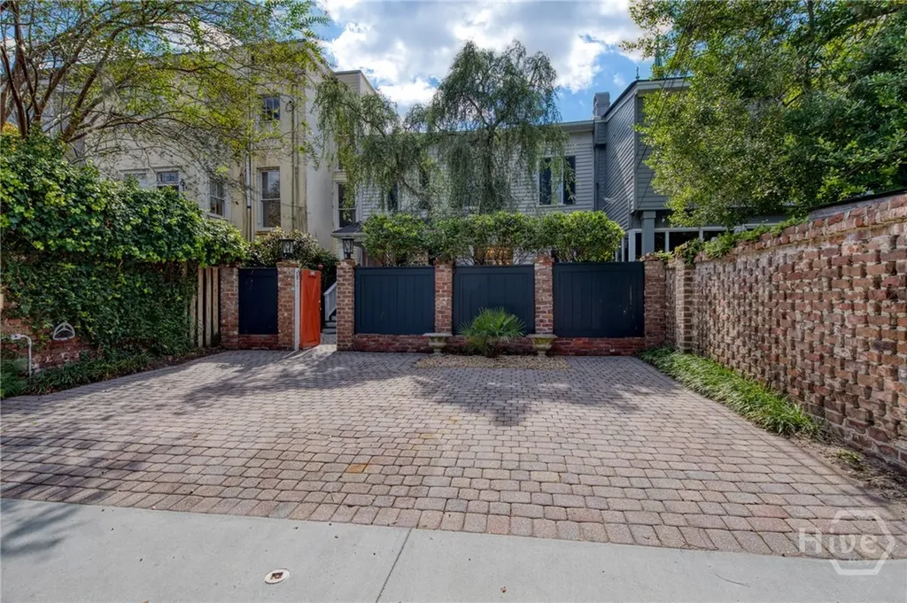 214 E Liberty Street Savannah GA 31401