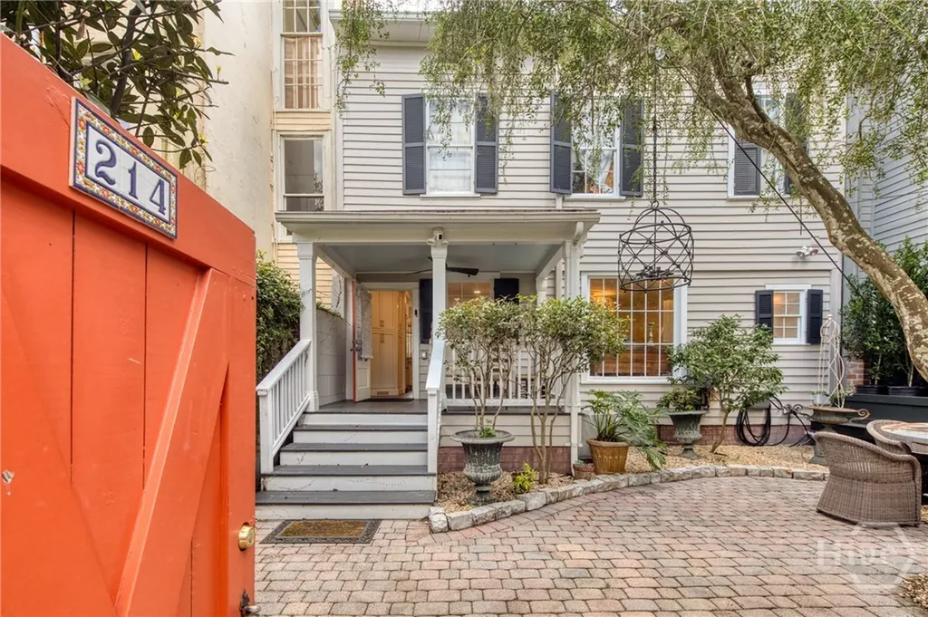 214 E Liberty Street Savannah GA 31401