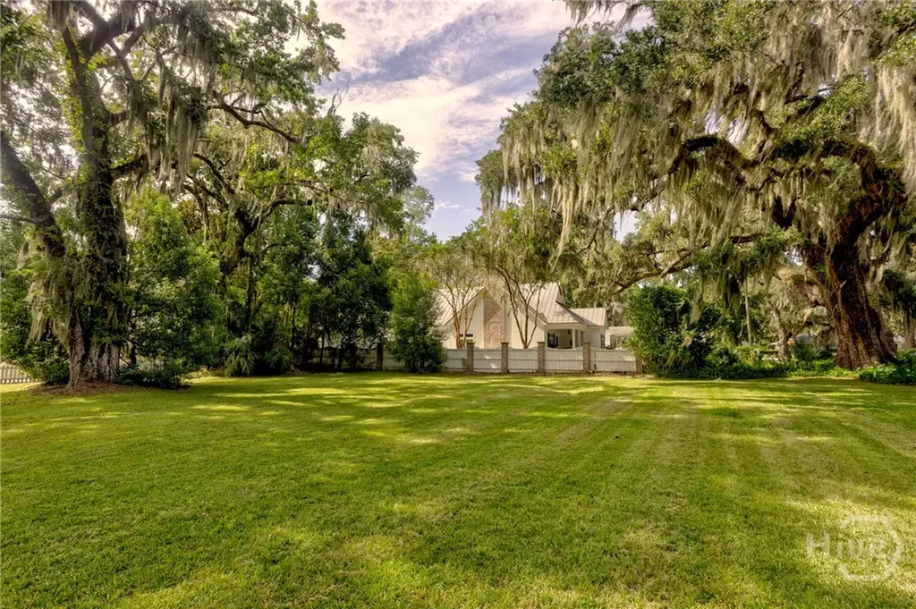 13 Saint Thomas Avenue Savannah GA 31406