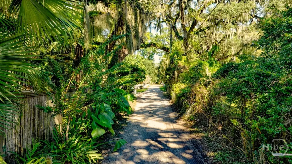 13 Saint Thomas Avenue Savannah GA 31406