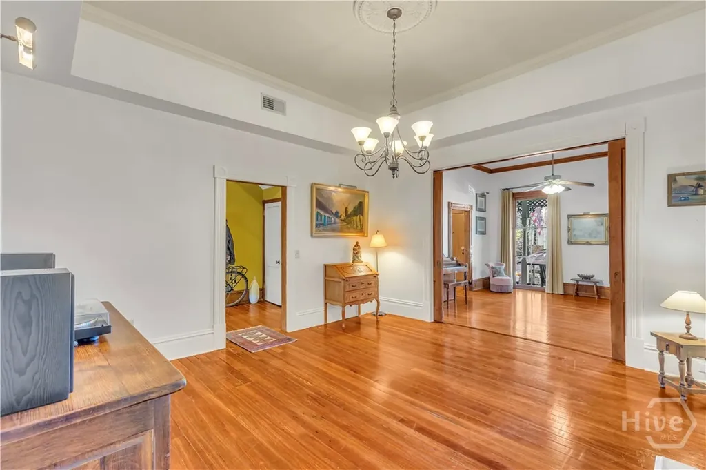 213 W Duffy Street Savannah GA 31401