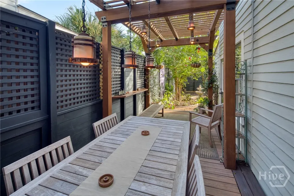 213 W Duffy Street Savannah GA 31401