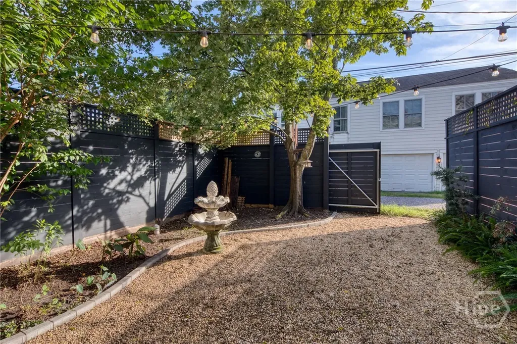 213 W Duffy Street Savannah GA 31401
