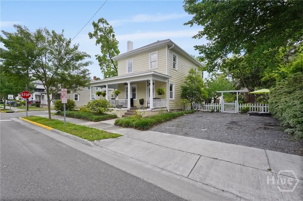 743 E 40th Street Savannah GA 31401