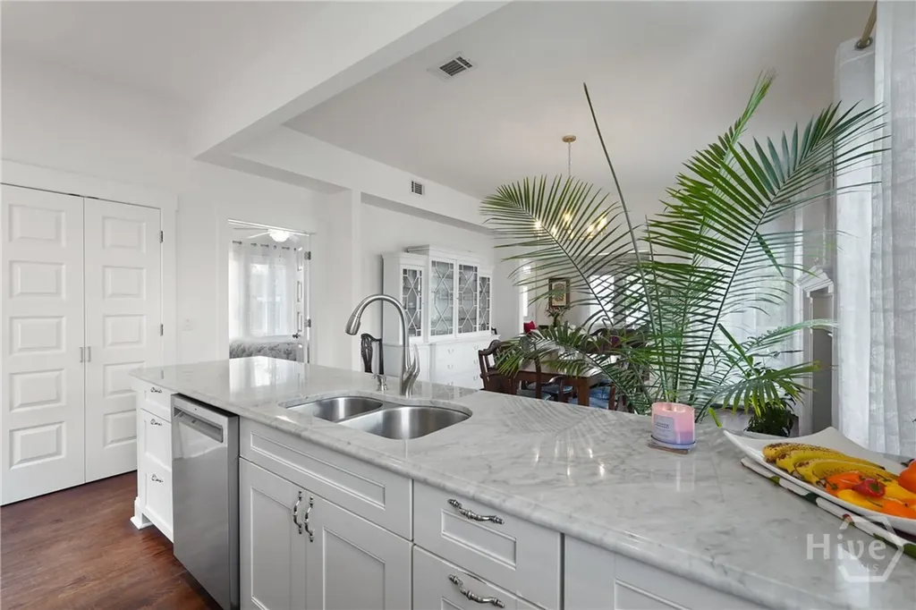 743 E 40th Street Savannah GA 31401