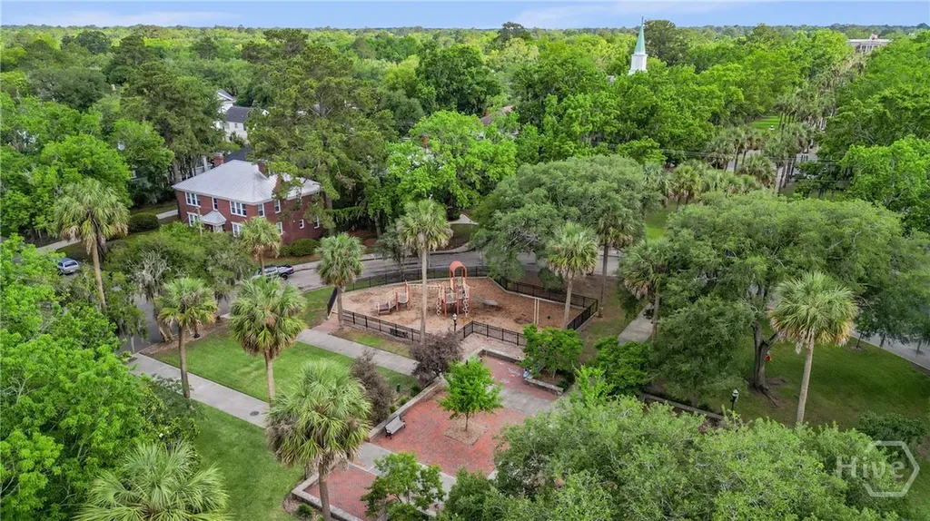 743 E 40th Street Savannah GA 31401