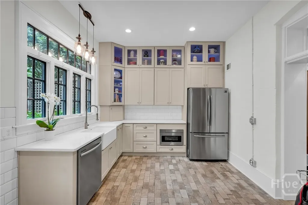 216 W Gaston Street Savannah GA 31401