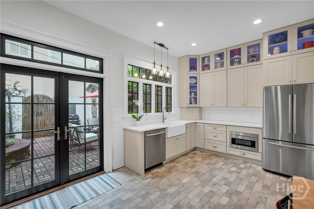 216 W Gaston Street Savannah GA 31401