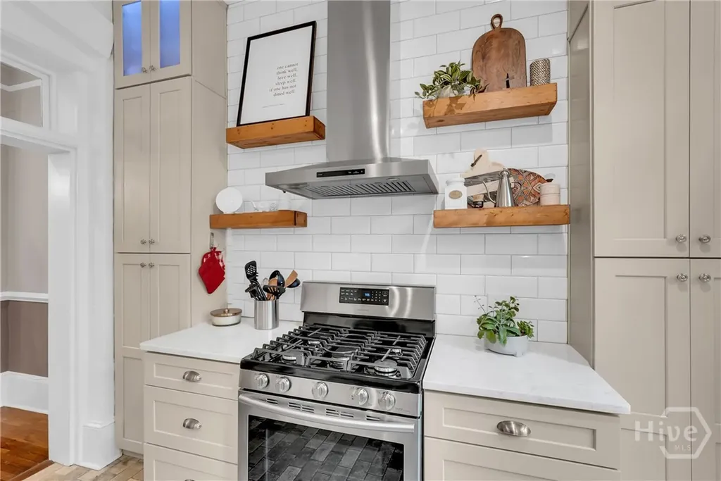 216 W Gaston Street Savannah GA 31401