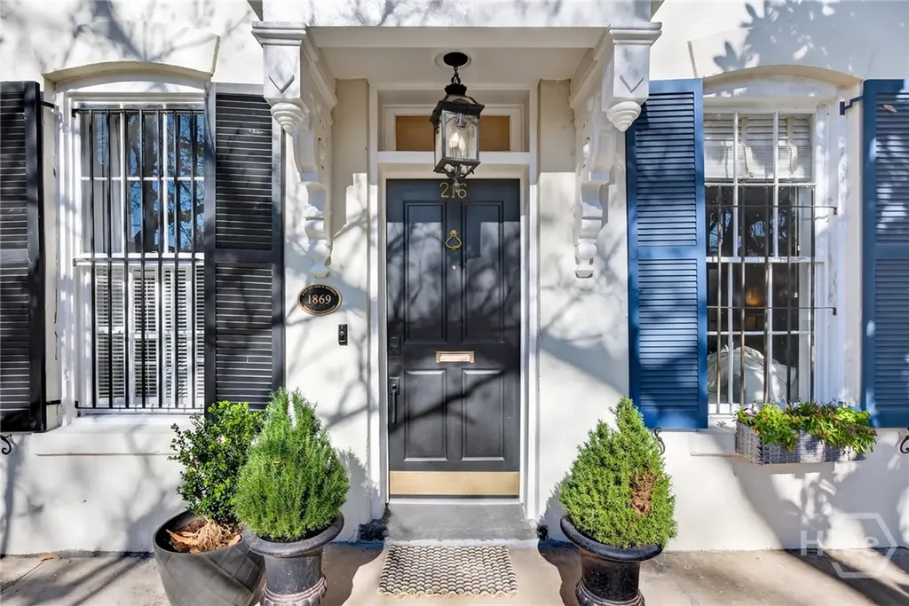 216 W Gaston Street Savannah GA 31401