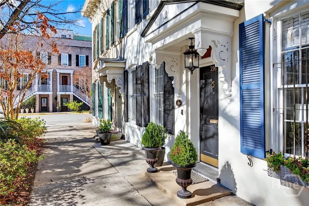 216 W Gaston Street Savannah GA 31401