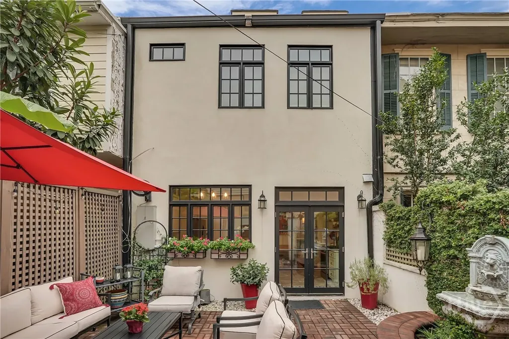 216 W Gaston Street Savannah GA 31401