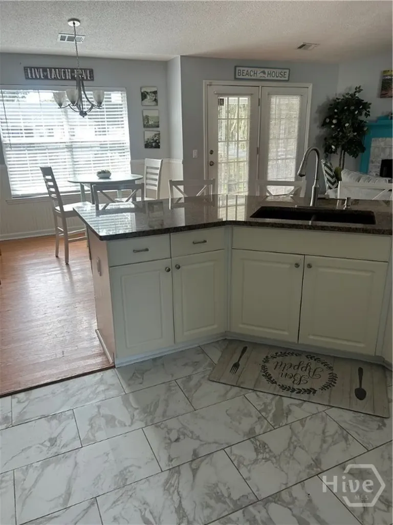 127 Druid Circle Savannah GA 31410