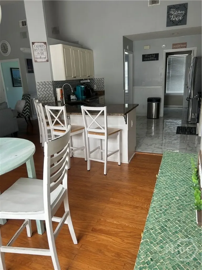 127 Druid Circle Savannah GA 31410