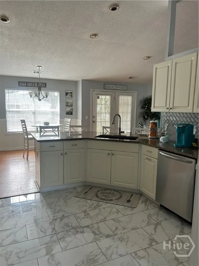 127 Druid Circle Savannah GA 31410